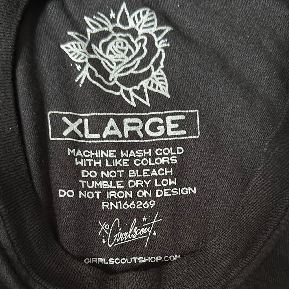 Girrl Scout Tee with Eagle and Skull Graphic XL - Picture 3 of 4